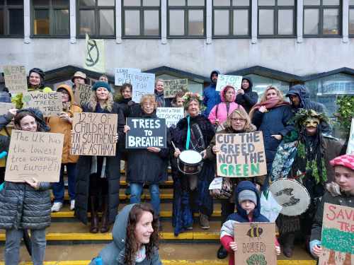 A GROUP of Leigh activists gathered outside Southend Council’s Civic Centre to protest against the chopping down of mature tress throughout the city.