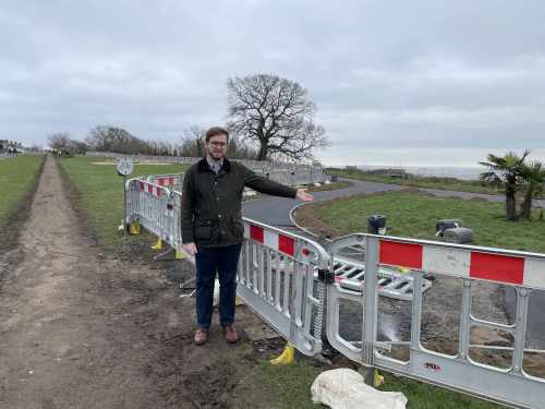 Leigh On sea News. A NEWLY-elected Conservative councillor for West Leigh Ward is calling on Southend City Council to reject plans for a large internet mast to be erected on Marine Parade.