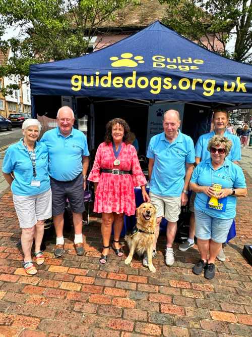 Leigh On Sea News. Guide Dogs Flag Day - A CHARITY event raised over a thousand pounds for guide dogs.
