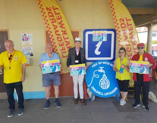Leigh On Sea News. World Refill Day - LIFEGUARDS in Chalkwell supported an initiative promoting the use of recycled bottles, to help prevent plastic marine pollution.