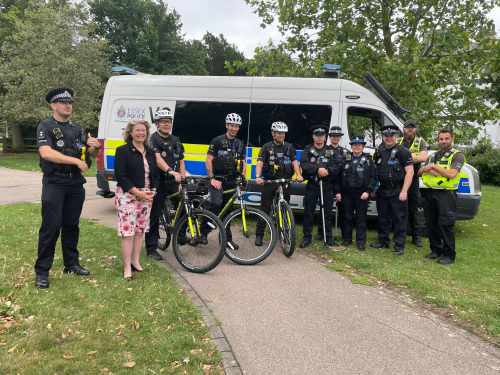 Leigh On Sea News. Chalkwell Knife Sweep - THE MP for Southend West joined Essex Police in a patrol and knife sweep of Chalkwell Park.
