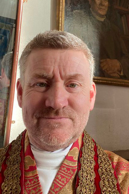 Leigh On Sea News. Father Clive’s Leaving - LEIGH Parish’s priest in charge is set to leave his post at St Clement’s Church and take up ministry in South West Australia.