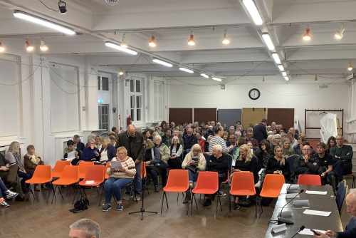 Leigh On Sea News. Raucous Council Meeting - THE depressing spectacle of another chaotic Leigh Town Council meeting took place on October 25 at the Leigh Community centre, with members of the public jeering and heckling as councillors battled through the agenda and questions from the public.
