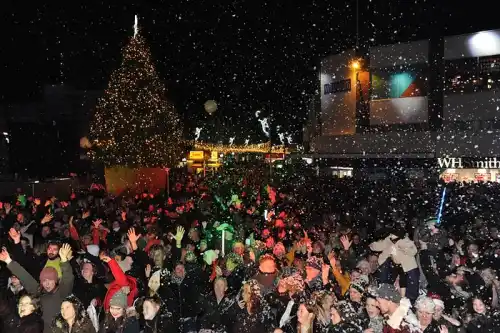 Leigh On Sea News. Christmas Lights Announced - SOUTHEND City Council has announced the eagerly awaited return of their annual Christmas switch-on event.