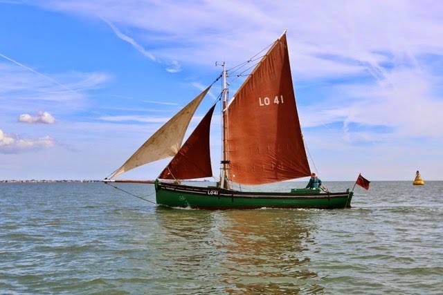 Leigh On Sea News: Endeavour Christmas Presents - A LEIGH trust dedicated to supporting an historic boat has released its new range of festive cards and present ideas.