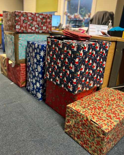 Leigh On Sea News: Council’s Festive Appeal - LEIGH Town Council are offering residents ways to contribute to the festive effort with their winter coat appeal and their Advent Hamper.