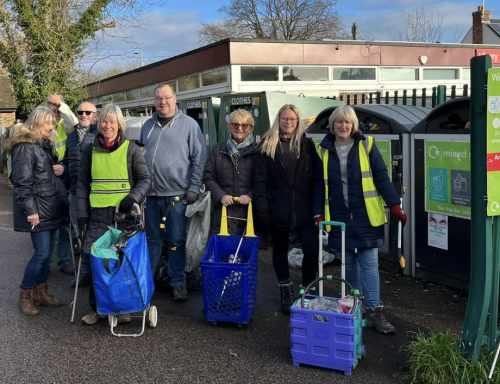 Leigh On Sea News: Hockley Cleared For Christmas - ROCHFORD District Litter Picks team has been active in Hockley, tirelessly working to improve the town for residents and visitors. 