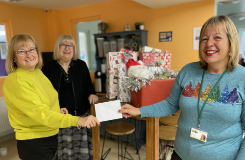 Leigh On Sea News: Floral Group’s Donation - A LEIGH group donated hundreds of pounds to Southend’s leading homeless charity.