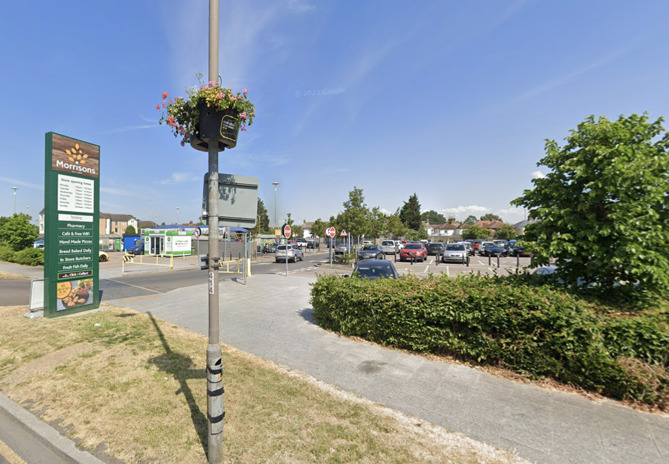 Leigh On Sea News: Car Park Cameras - A SUPERMARKET in Hadleigh has submitted plans to install cameras and signs in their car park.