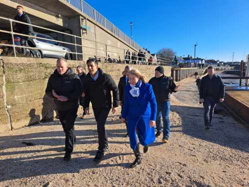 Leigh On Sea News: PM Visits Leigh - THE Prime Minister visited Leigh, to see for himself the town recently lauded for the existence of prized clams in the Thames Estuary.
