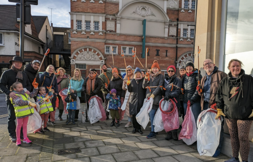 Leigh On Sea News: Westcliff Litter Pick - A DEDICATED group of community volunteers conducted a litter pick around Westcliff.