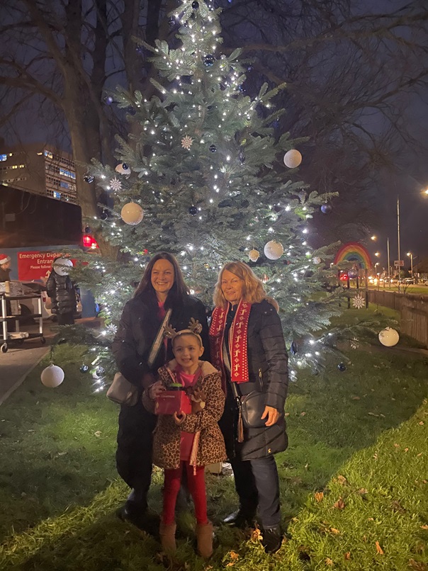 Leigh On Sea News: Hospital Christmas Lights - YOUNG patients have kickstarted Christmas at Basildon, Southend and Broomfield hospitals, by switching on their Christmas tree lights.