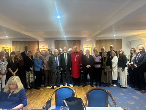 Leigh On Sea News: Welcome Chelsea Pensioner - A GROUP of Conservatives were proud to welcome a Chelsea Pensioner, when he addressed their monthly supper club